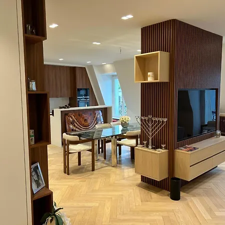 Apartment Luxueux Metro George V - Hermes - Champs-elysees - Arc De Triomphe Paris