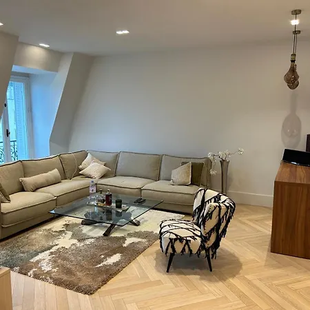 Apartment Luxueux Metro George V - Hermes - Champs-elysees - Arc De Triomphe *